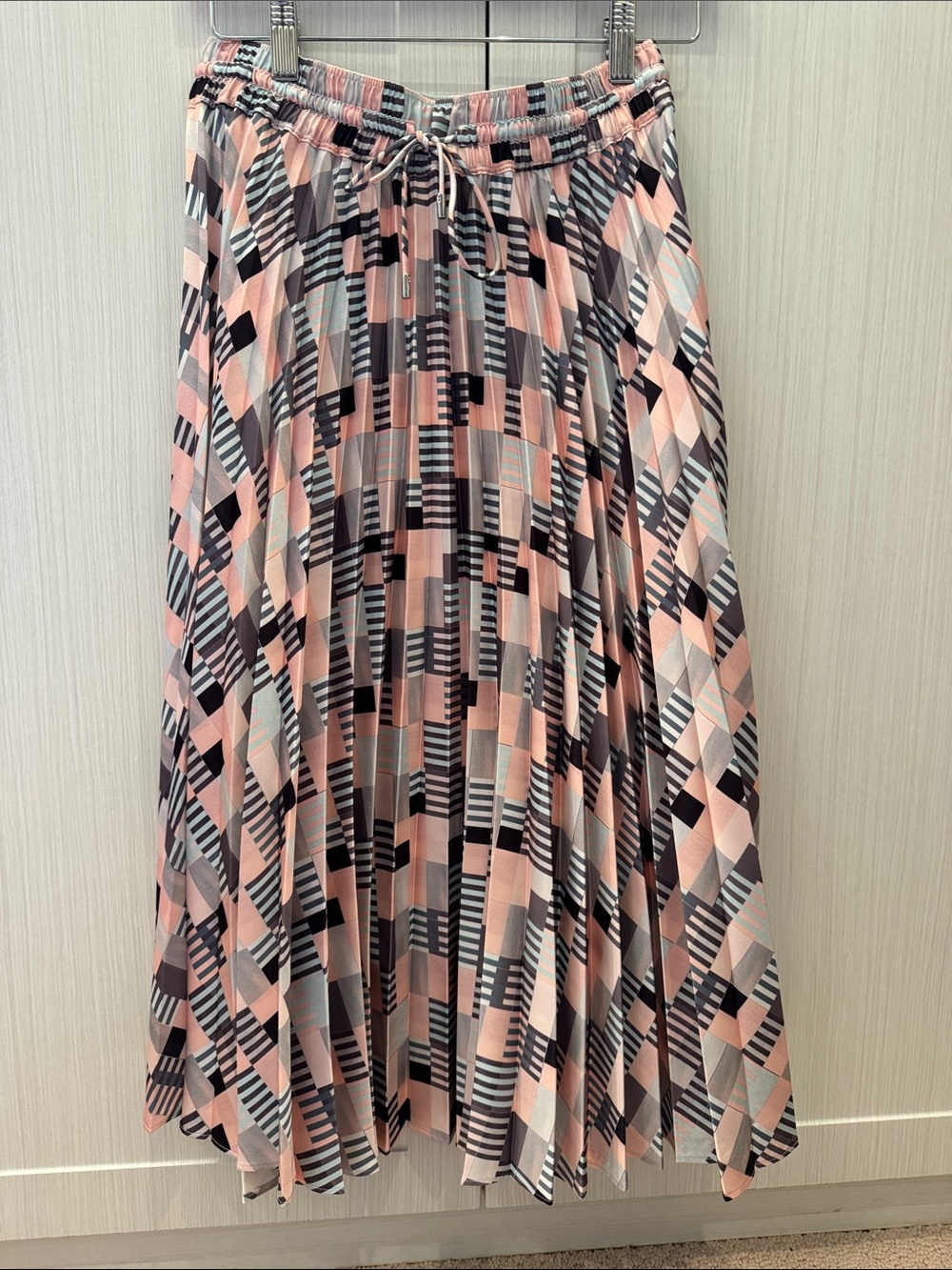 Club Monaco Pleated Geometric Midi Skirt in Pink and Gray